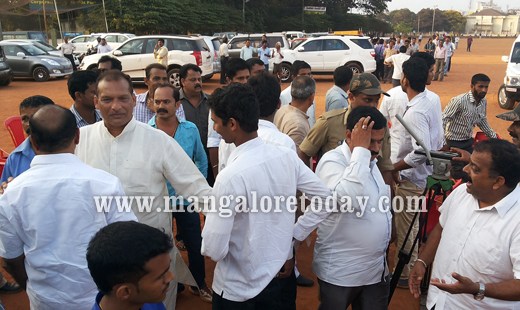 Suvarna News Mega Fight in Mangalore